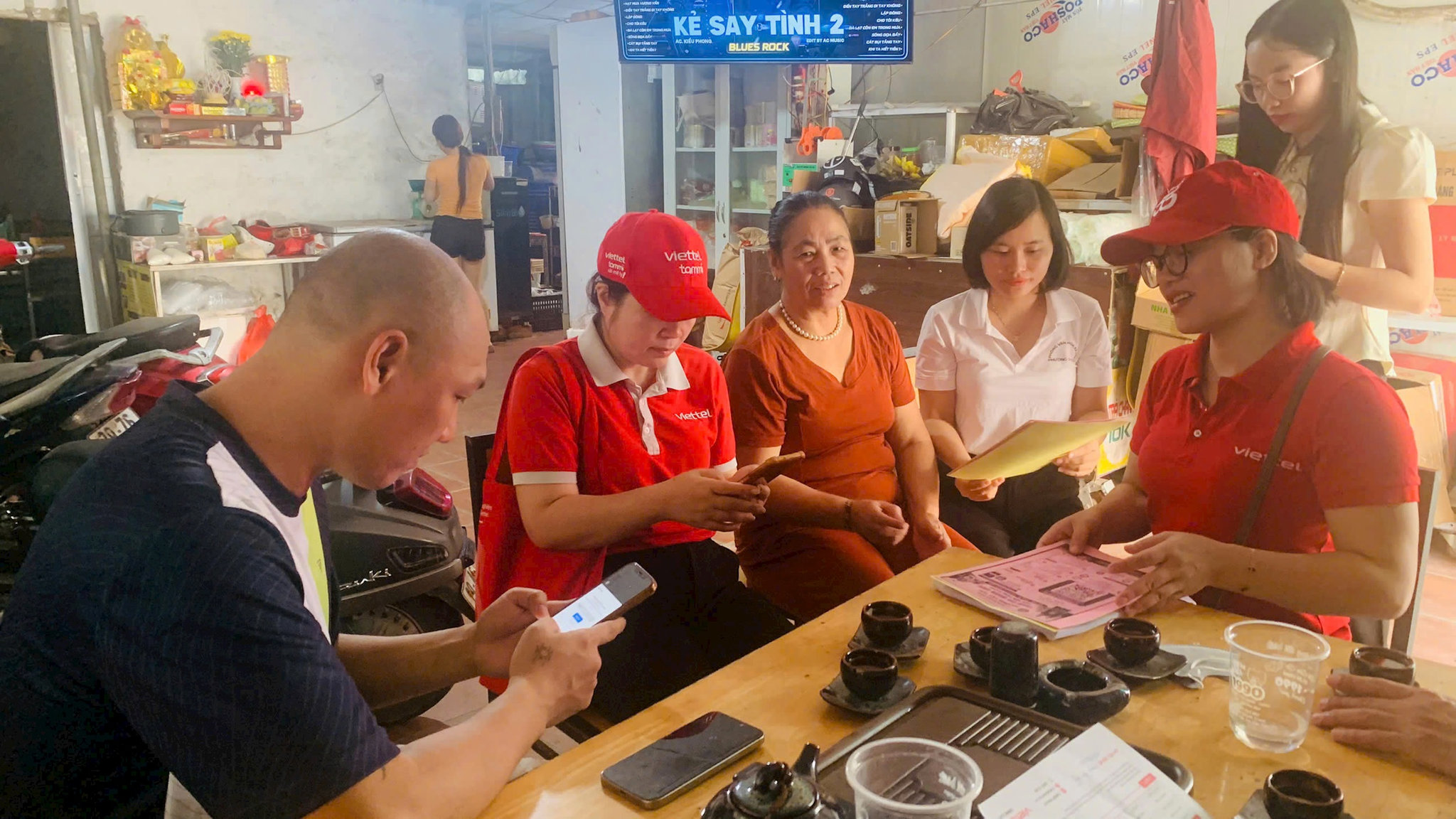 Phường Tây Tựu đưa tiện ích số đến từng tuyến phố