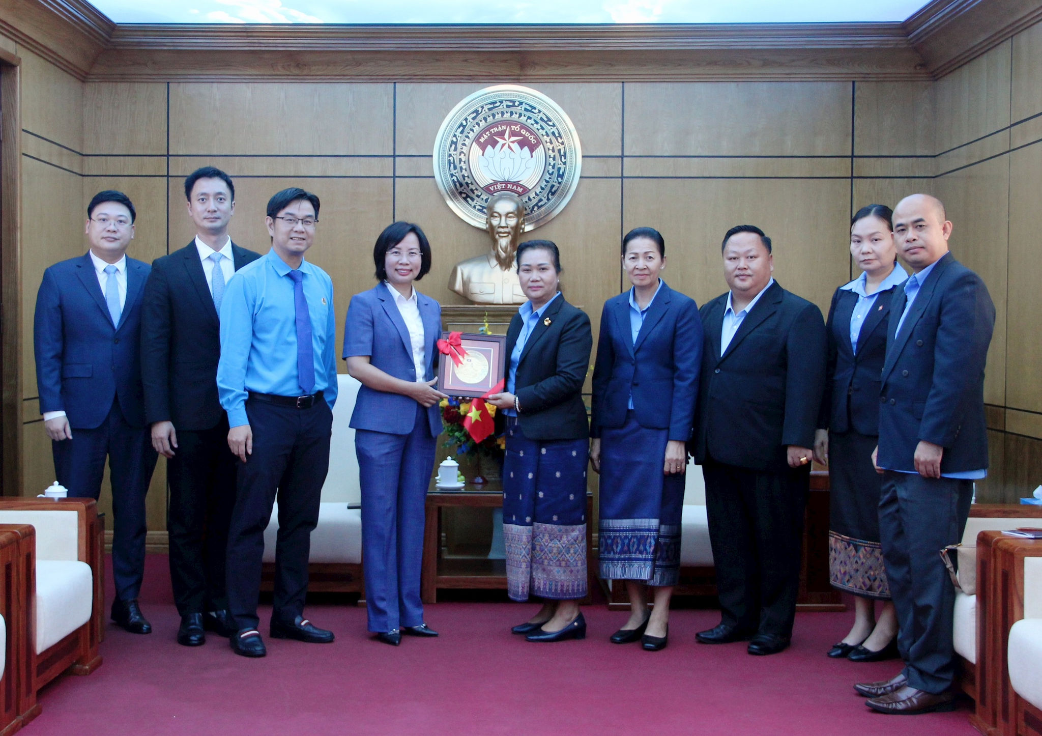 Hà Nội – Viêng Chăn tăng cường hợp tác, chăm lo cho người lao động